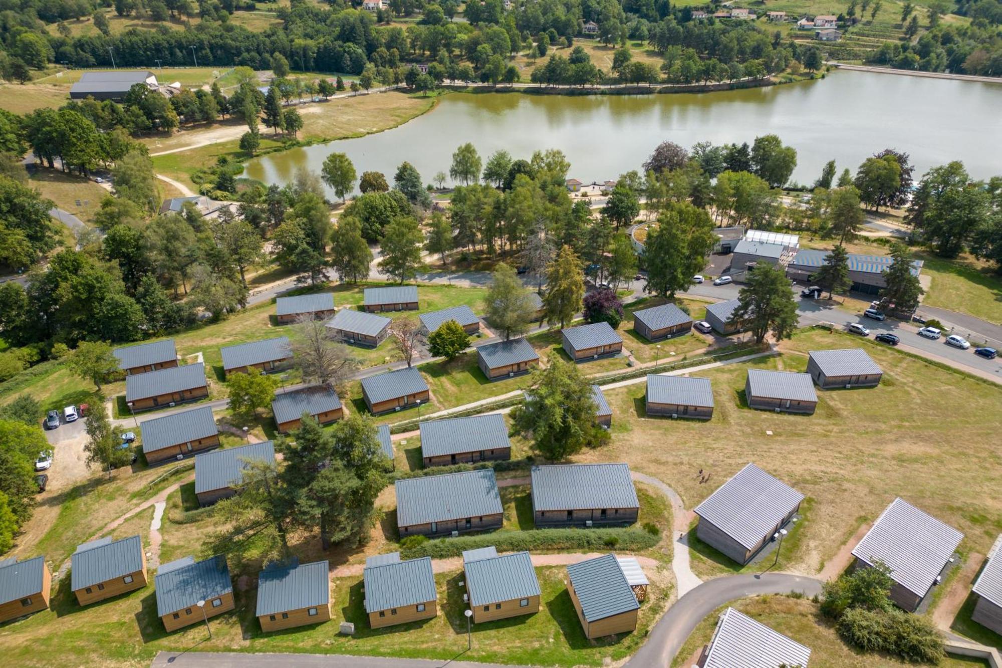 Les Demeures Du Lac Saint-Rémy-sur-Durolle Екстериор снимка